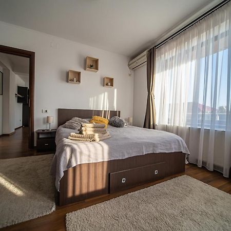 Apartament Tatu Bar&Grill Otopeni Exterior photo